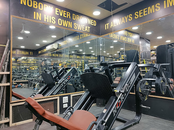 ENERGY FITNESS Gym energy conditioning and fitness space view 13